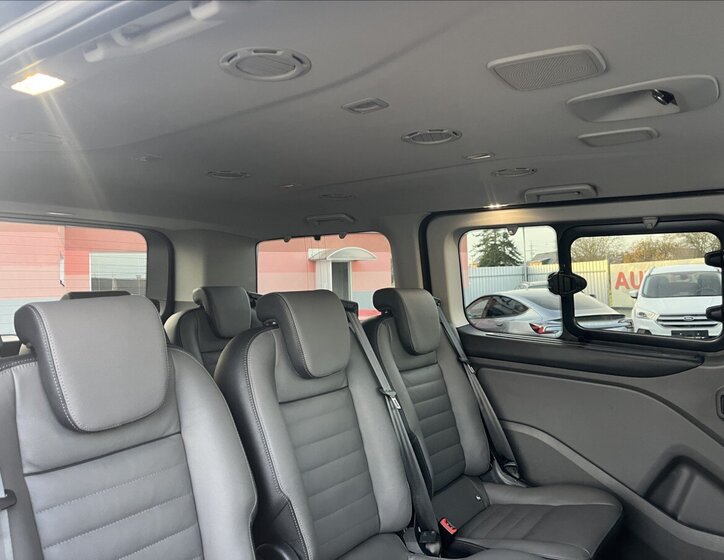 Ford Tourneo Custom 34