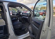 Peugeot Traveller 17