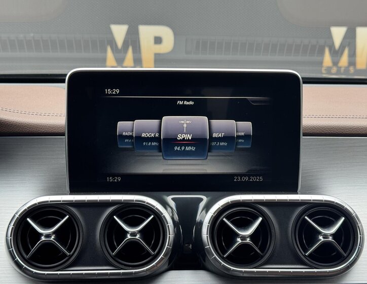 Mercedes-Benz Třídy X 27