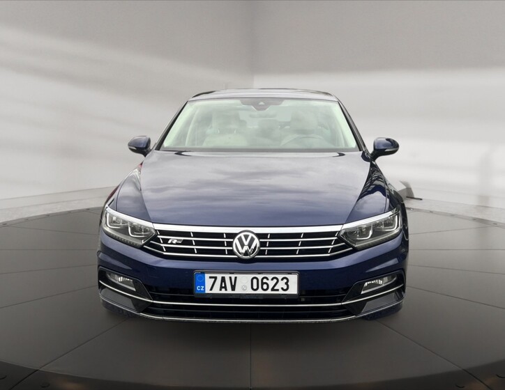 Volkswagen Passat 2