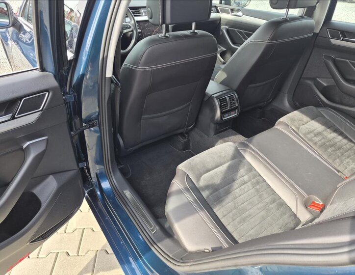 Volkswagen Passat Kombi 1,4 l 160 kw