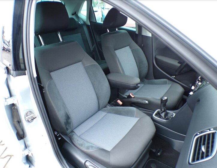 Volkswagen Polo Hatchback 1,2 l 77 kw