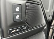 Land Rover Defender 10