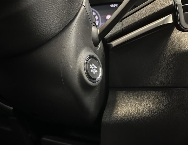 Škoda Karoq SUV 1,5 l 110 kw