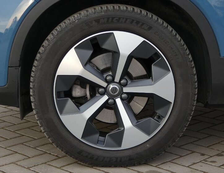 Volvo XC40 SUV / Terénní 2,0 l 120 kw