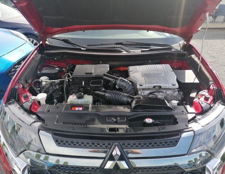 Mitsubishi Outlander 26