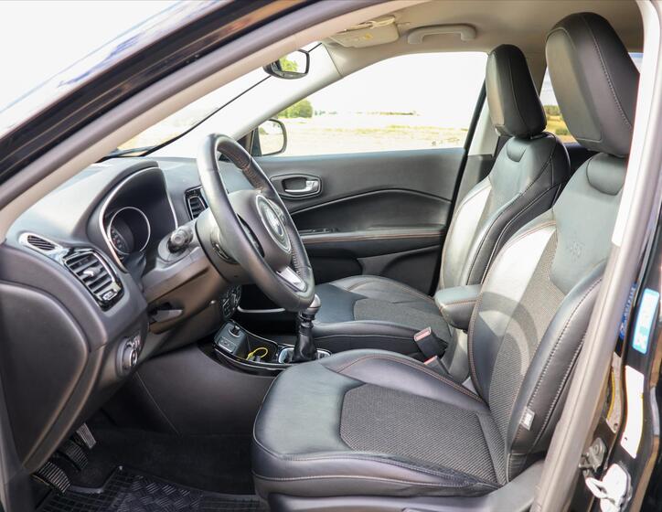 Jeep Compass 13