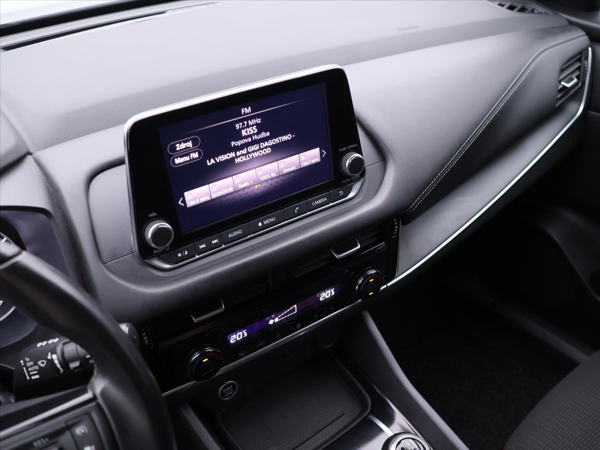 Nissan Qashqai SUV / Terénní 1,3 l 103 kw