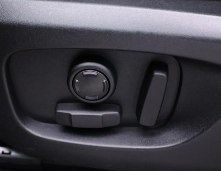 Land Rover Discovery 17