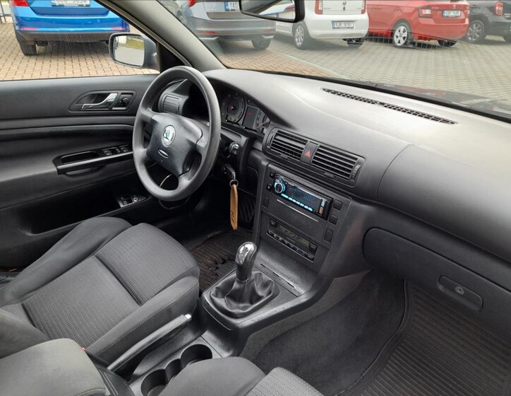 Škoda Superb Sedan / Limuzína 1,9 l 74 kw