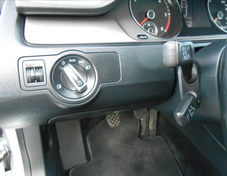 Volkswagen Passat Kombi 1,6 l 77 kw