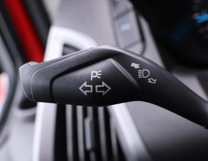 Ford Transit Custom Kombi 2,0 l 96 kw