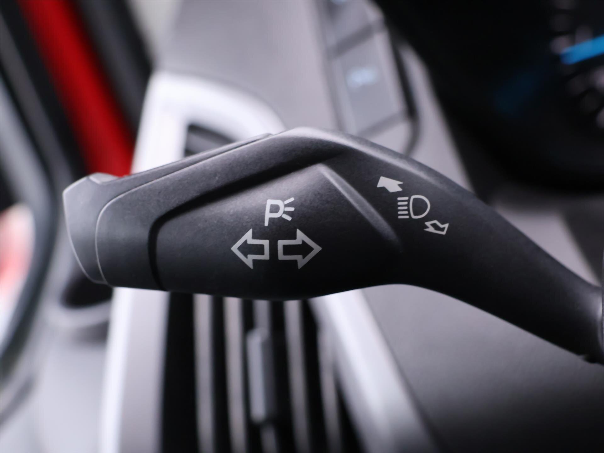 Ford Transit Custom Kombi 2,0 l 96 kw