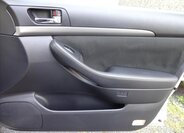 Toyota Avensis Kombi 2,0 l 93 kw