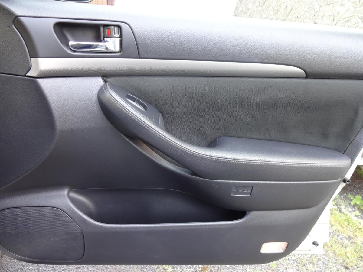 Toyota Avensis Kombi 2,0 l 93 kw