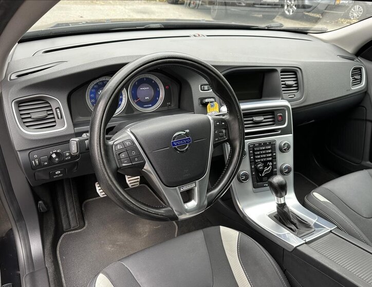 Volvo V60 Kombi 2,4 l 158 kw