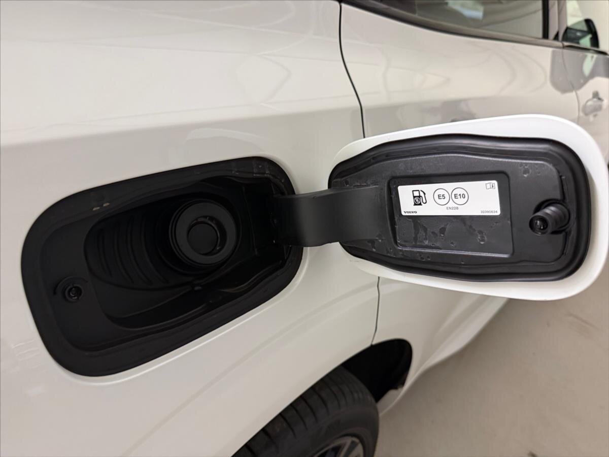 Volvo XC60 SUV / Terénní 2,0 l 184 kw