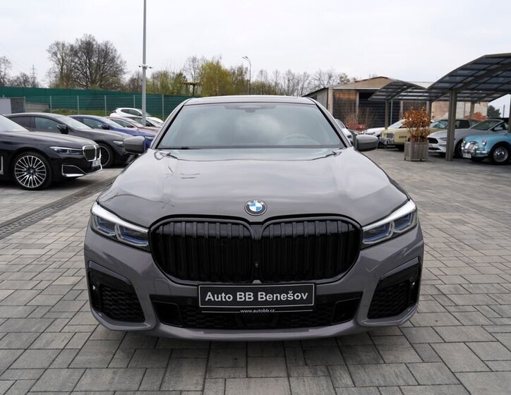 BMW Řada 7 Sedan / Limuzína 3,0 l 195 kw