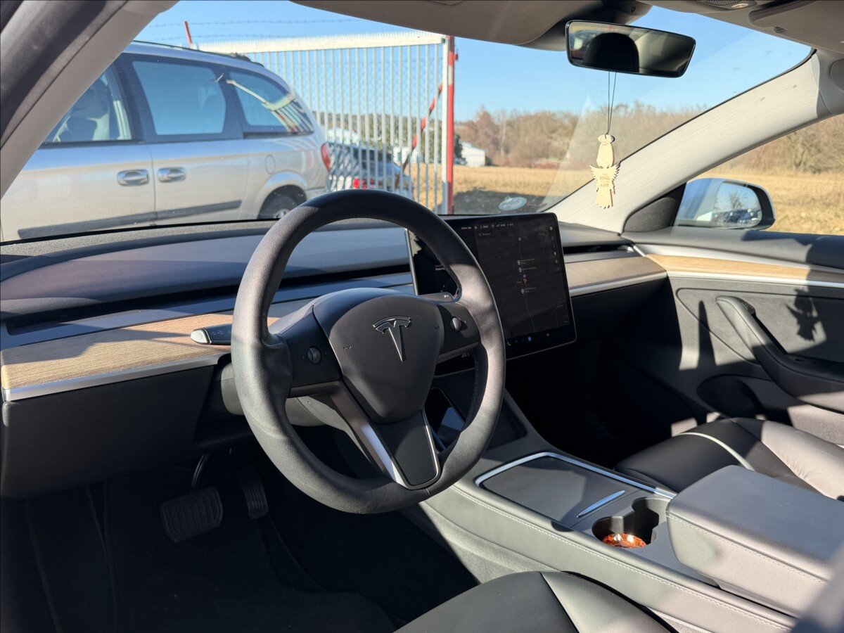 Tesla Model 3 Sedan / Limuzína 0,0 100 kw