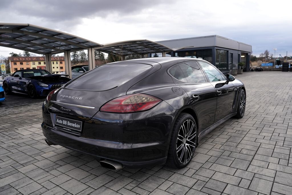 Porsche Panamera Sedan 3,6 l 220 kw