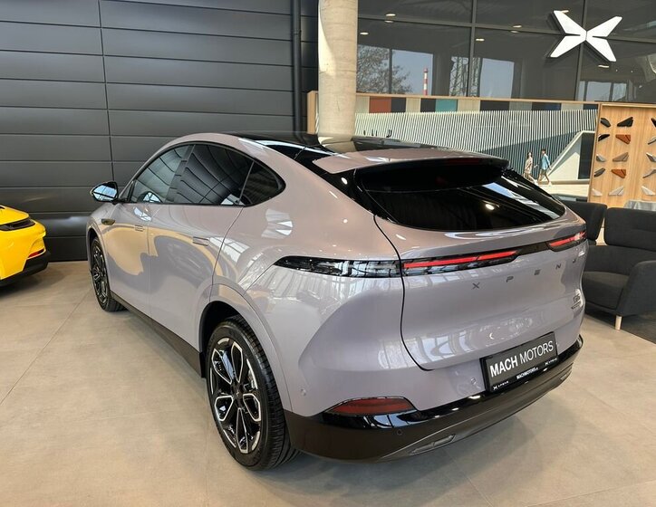 Ostatní Ostatní SUV / Terénní 0,0 358 kw