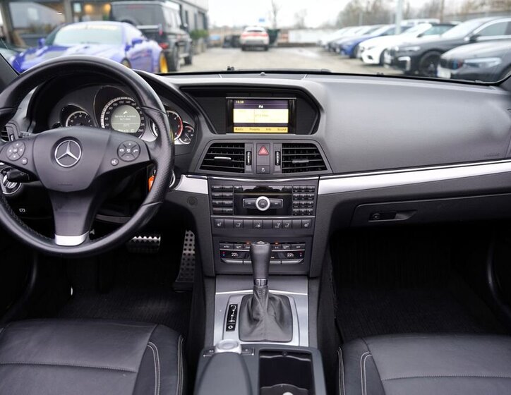 Mercedes-Benz Třídy E 32