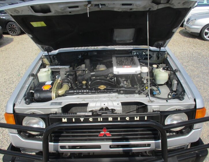 Mitsubishi Pajero SUV 2,5 l 70 kw