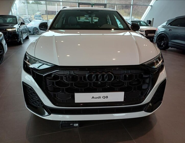Audi Q8 SUV 3,0 l 210 kw