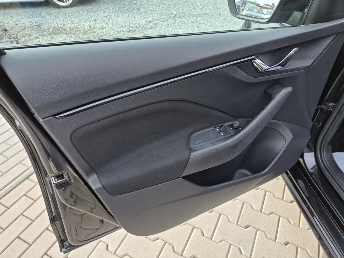 Škoda Kamiq Hatchback 999,0 70 kw