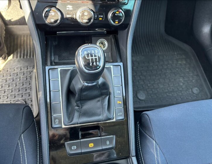 Škoda Superb Kombi 1,5 l 110 kw