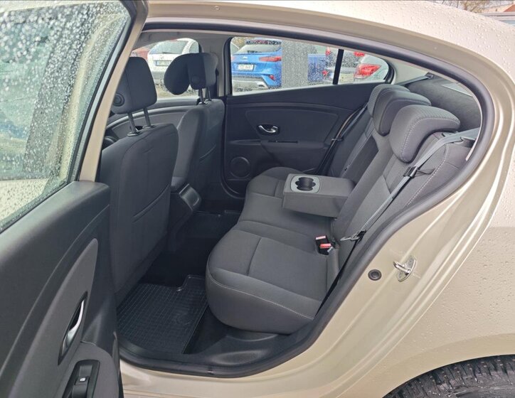 Renault Fluence Sedan / Limuzína 1,5 l 66 kw