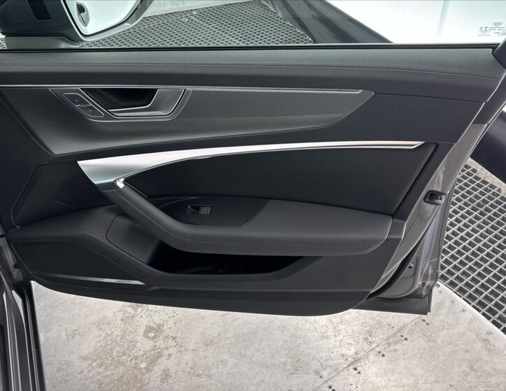 Audi A6 Allroad Kombi 3,0 l 253 kw