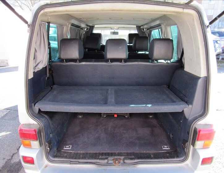 Volkswagen Caravelle Kombi 2,5 l 75 kw