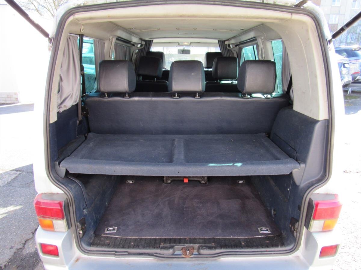 Volkswagen Caravelle Kombi 2,5 l 75 kw