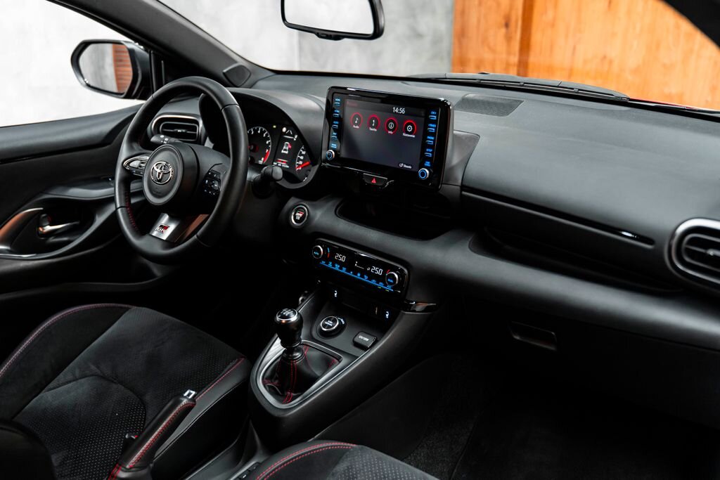 Toyota Yaris Hatchback 1,6 l 192 kw