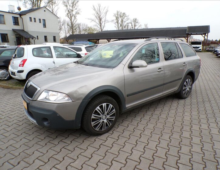 Škoda Octavia Kombi 2,0 l 103 kw