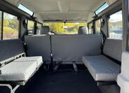 Land Rover Defender 11