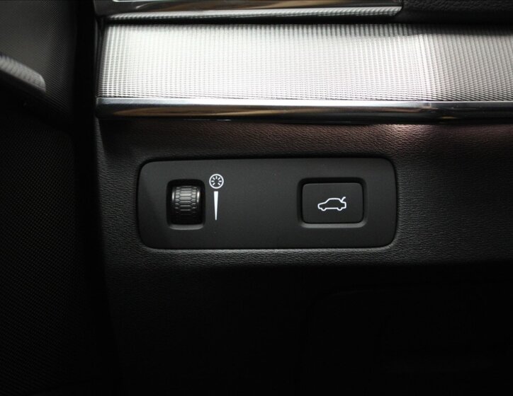 Volvo XC90 SUV 2,0 l 173 kw