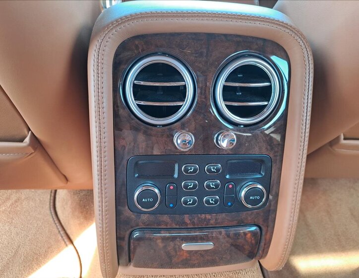 Bentley Continental Flying Spur Sedan / Limuzína 6,0 l 412 kw