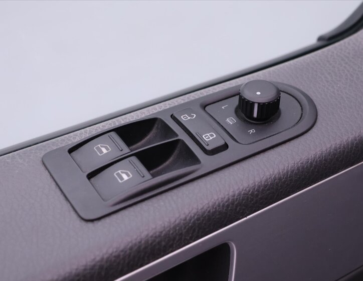 Volkswagen Multivan Kombi 2,0 l 103 kw