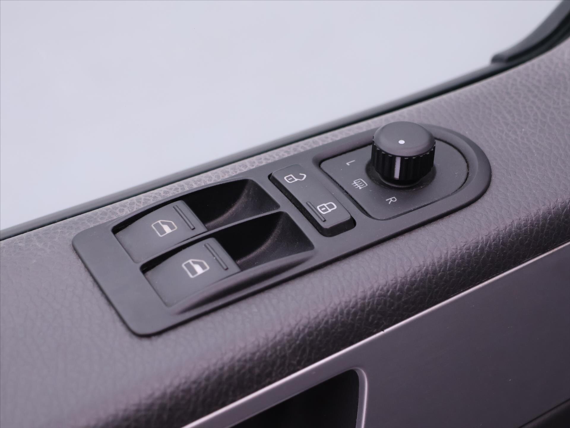 Volkswagen Multivan Kombi 2,0 l 103 kw