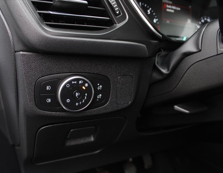 Ford Focus Kombi 999,0 74 kw