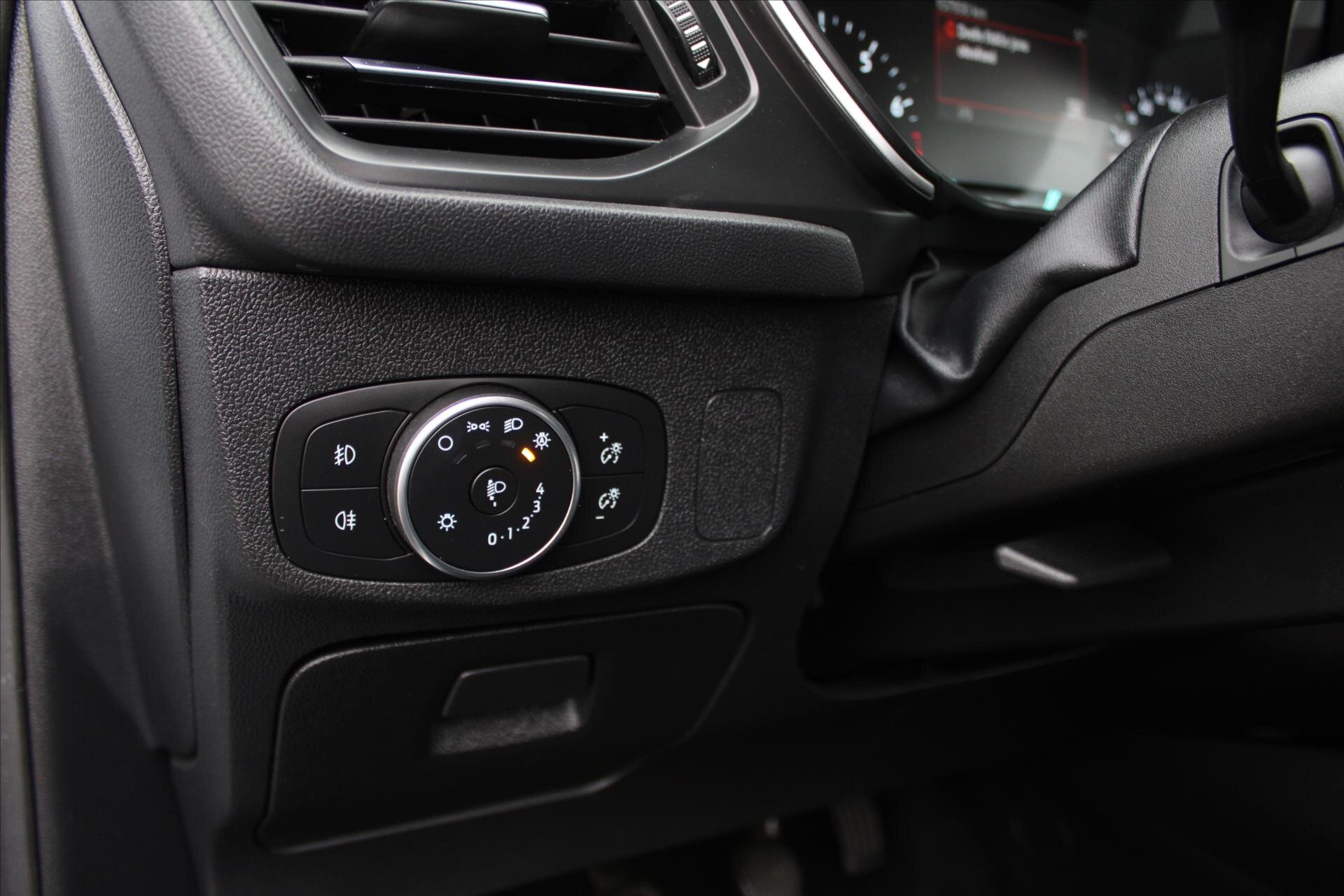 Ford Focus Kombi 999,0 74 kw