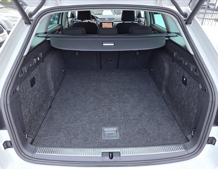 Škoda Superb Kombi 1,5 l 110 kw