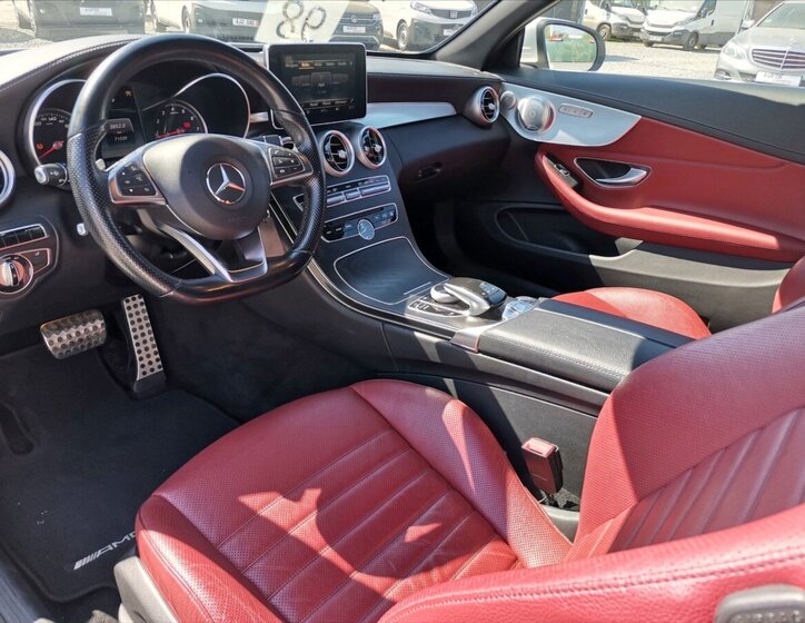 Mercedes-Benz Třídy C Kabriolet 2,0 l 180 kw