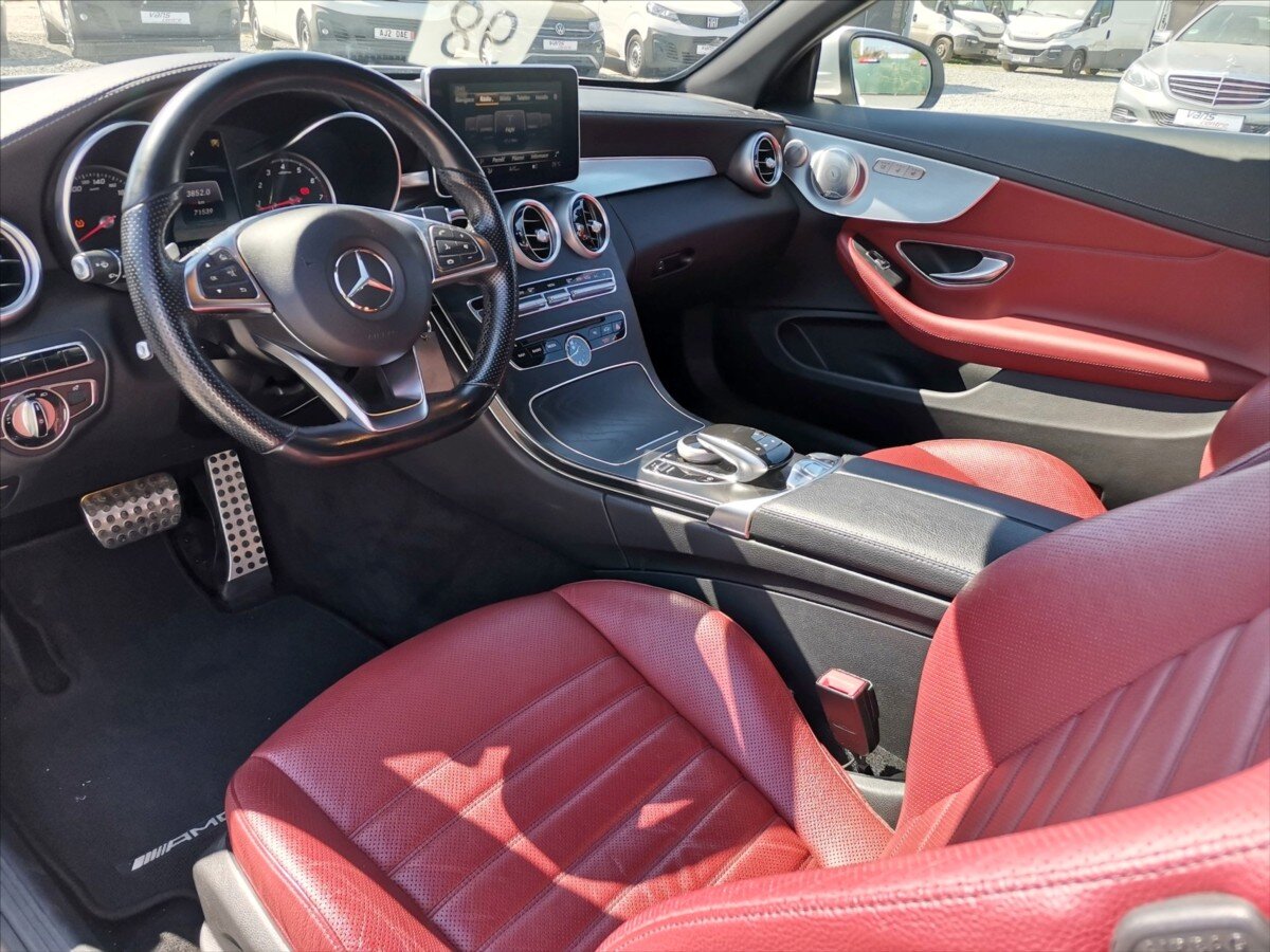 Mercedes-Benz Třídy C Kabriolet 2,0 l 180 kw
