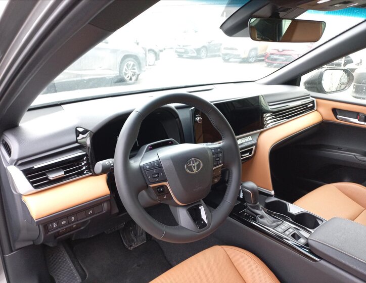 Toyota Camry Sedan 2,5 l 137 kw