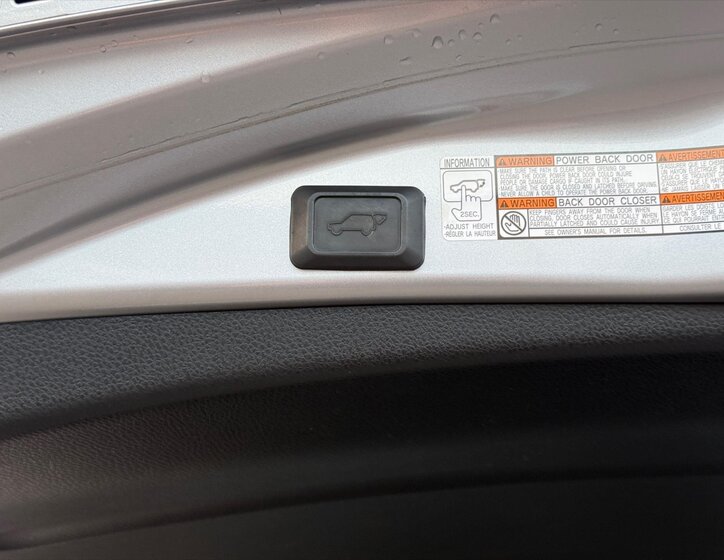 Toyota RAV4 SUV 2,5 l 114 kw