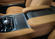 Jeep Grand Wagoneer 26