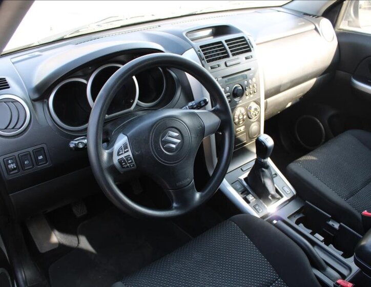 Suzuki Grand Vitara Kombi 2,0 l 103 kw